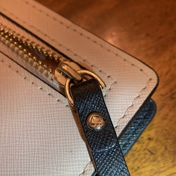 Kate Spade Laurel Way Stacy Wallet EUC - Picture 13 of 13